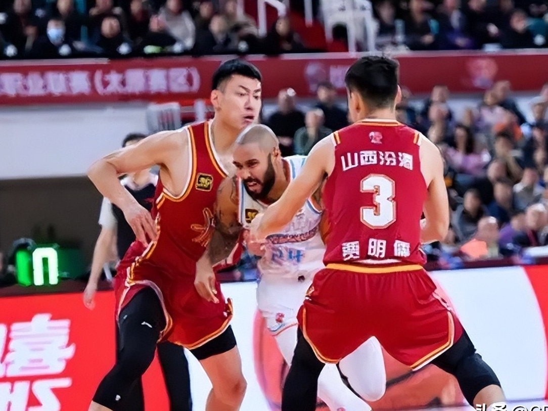 中国体育包含CBA常规赛倒计时，山东男篮今夜豪取连胜，细节引发关注，气氛紧张，纪律约束更严格的词条